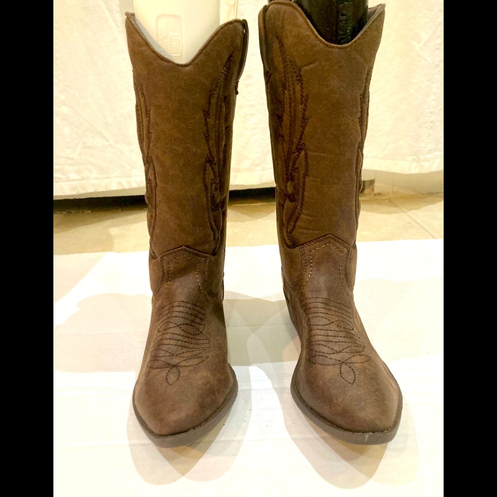 Brand new brown cowboy boots